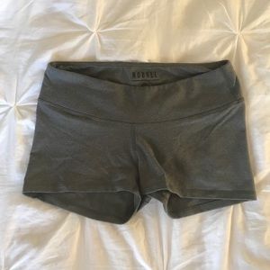 Nobull shorts (light heather grey)